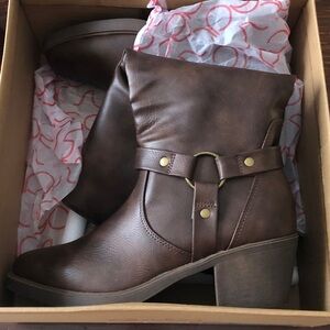 New! Brown Ankle Boots with Block Heel